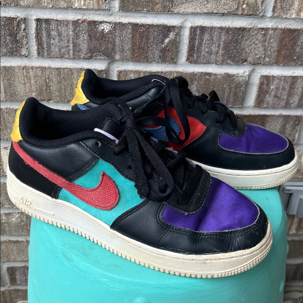 Nike Air Force 1  men’s size 7 women’s 8.5